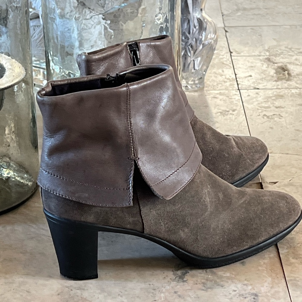 The FLEXX Womens Ankle Booties Suede/Leather (Grey-Taupe)